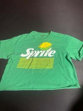 Fifth Sun Sprite Graphic Cropped T-Shirt Green Size S